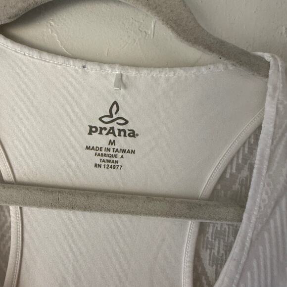 prAna‎ White Chevron Pattern Racerback Tank Top M Activewear Yoga Layering - Picture 4 of 6